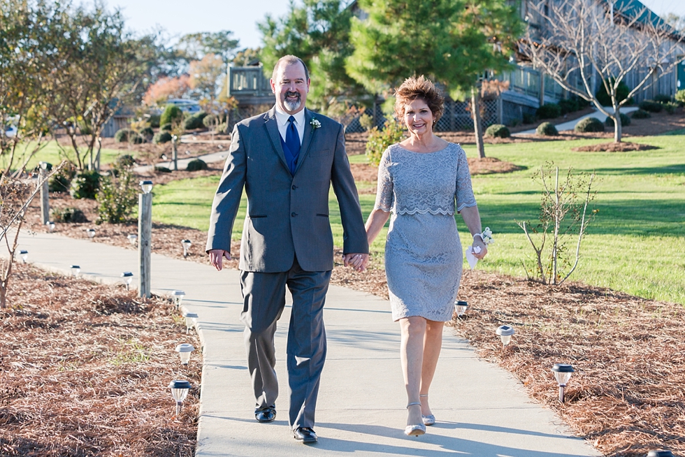 Fall wedding ceremony at The Barn at Woodlake Meadow, NC by Traci Huffman Photography_0001