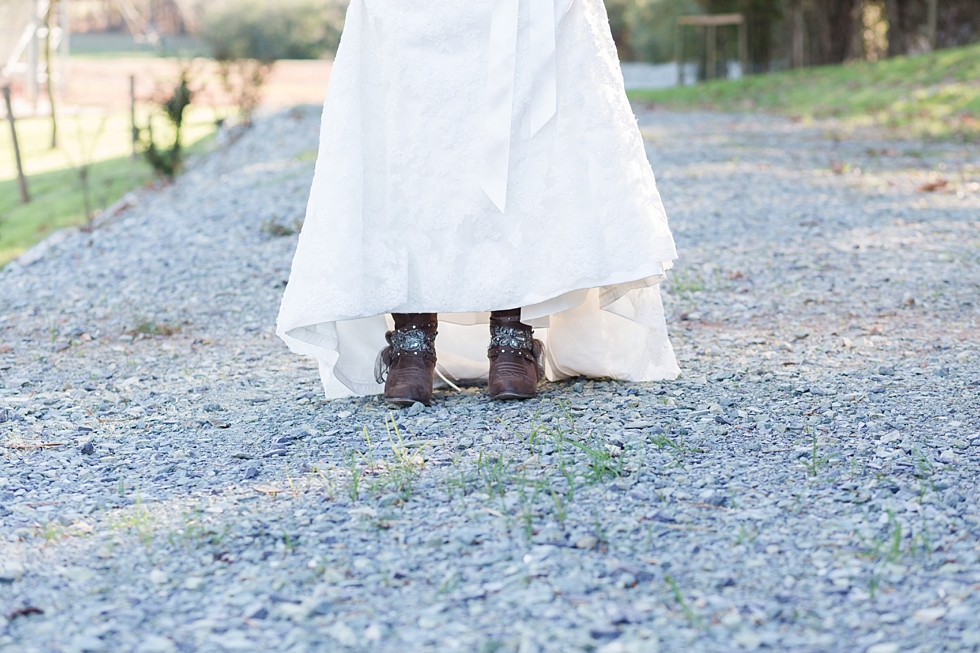 Fall wedding getting preceremony at The Barn at Woodlake Meadow, NC by Traci Huffman Photography_0013