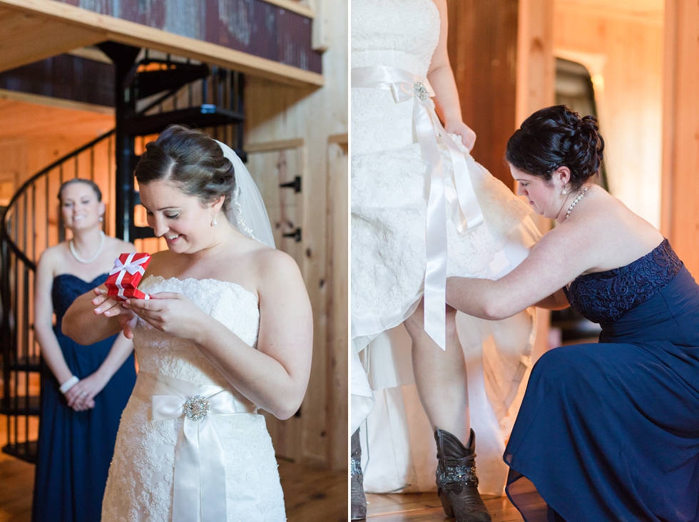 Fall wedding getting ready at The Barn at Woodlake Meadow, NC by Traci Huffman Photography_0016