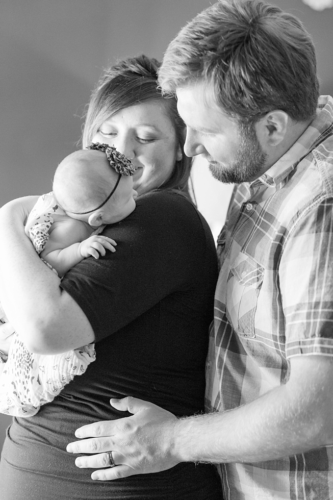 lifestyle newborn photos taken in Raleigh, NC by Traci Huffman Photography_0041.jpg