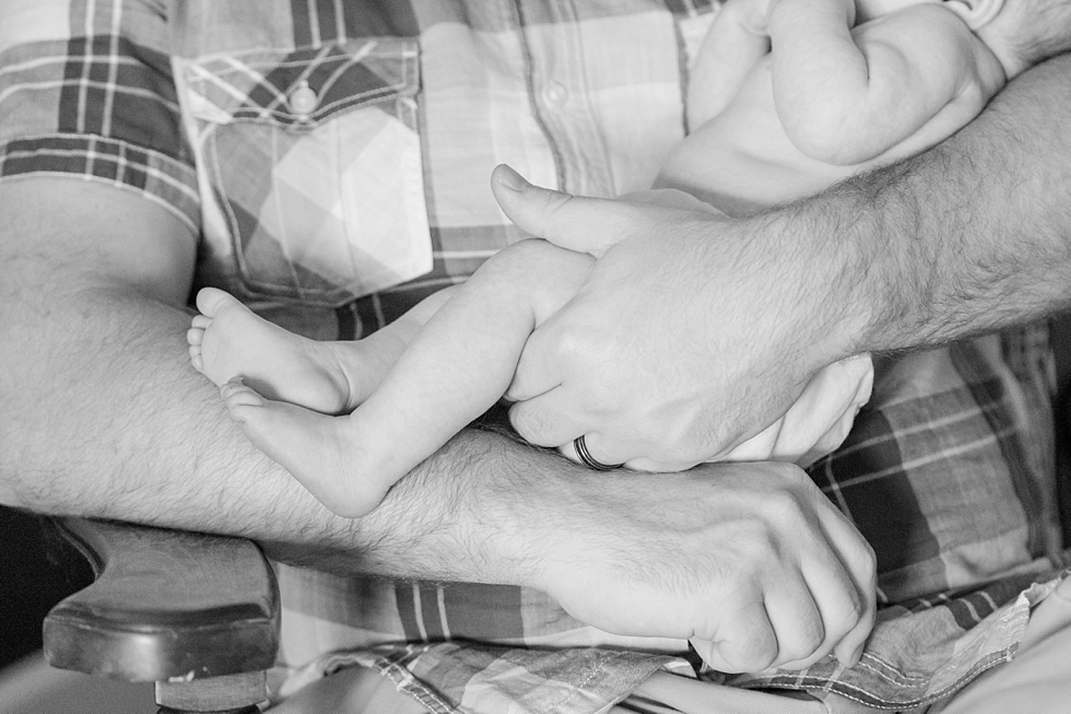 lifestyle newborn photos taken in Raleigh, NC by Traci Huffman Photography_0061.jpg