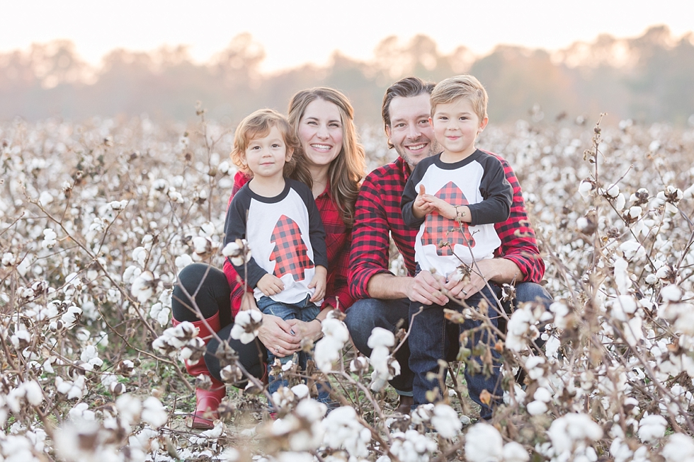 Family photos in Cotton Field in Holly Springs, NC by Family Photographer - Traci Huffman Photography - Worthington 00002.JPG
