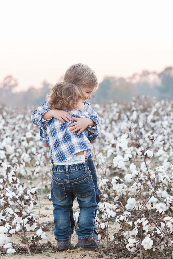 Family photos in Cotton Field in Holly Springs, NC by Family Photographer - Traci Huffman Photography - Worthington 00008.JPG