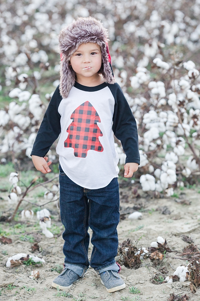 Family photos in Cotton Field in Holly Springs, NC by Family Photographer - Traci Huffman Photography - Worthington 00014.JPG