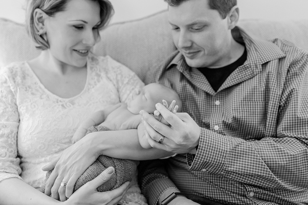 Neborn photos by newborn photographer - Traci Huffman Photography - Luke_0017.jpg