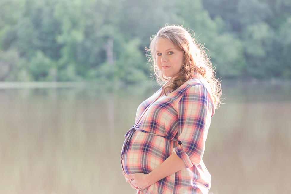 maternity photographer at Yates Mill in Raleigh, NC by Traci Huffman Photography_0014.jpg