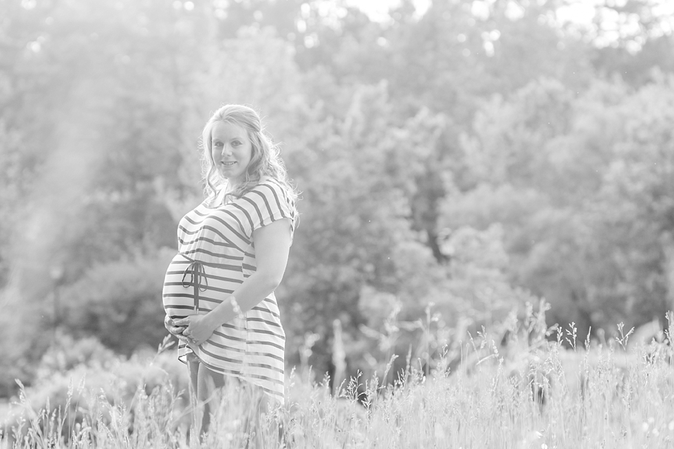maternity photographer at Yates Mill in Raleigh, NC by Traci Huffman Photography_0017.jpg