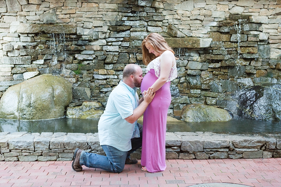 maternity photographer at the JC Raulston Arboretum Traci Huffman Photography_0019.jpg