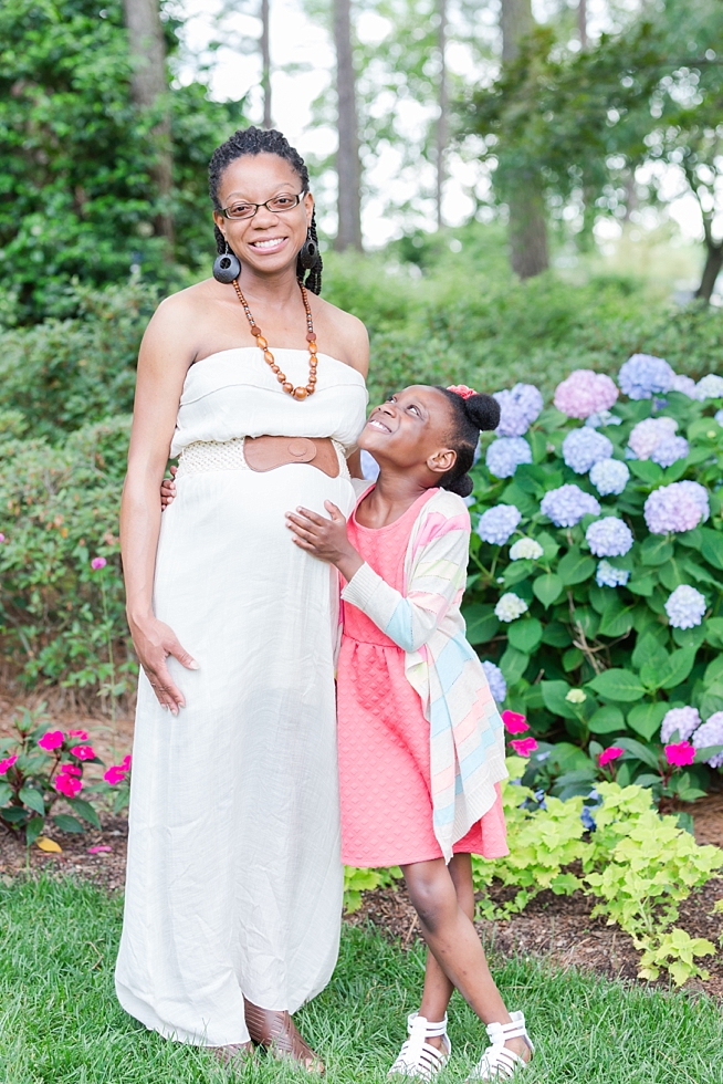 maternity pictures at WRAL Azalea Gardens in Raleigh, NC by Traci Huffman Photography_0004.jpg