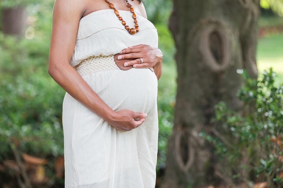 maternity pictures at WRAL Azalea Gardens in Raleigh, NC by Traci Huffman Photography_0005.jpg