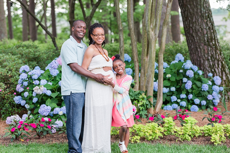 maternity pictures at WRAL Azalea Gardens in Raleigh, NC by Traci Huffman Photography_0008.jpg