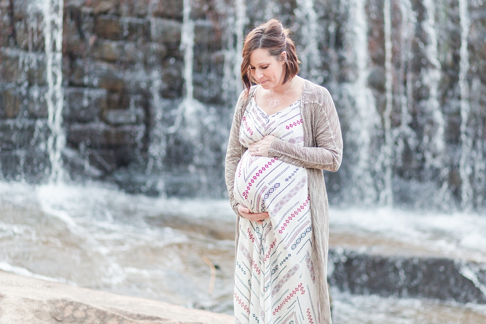 Maternity photos by maternity photographer - Traci Huffman Photography - Stipe
