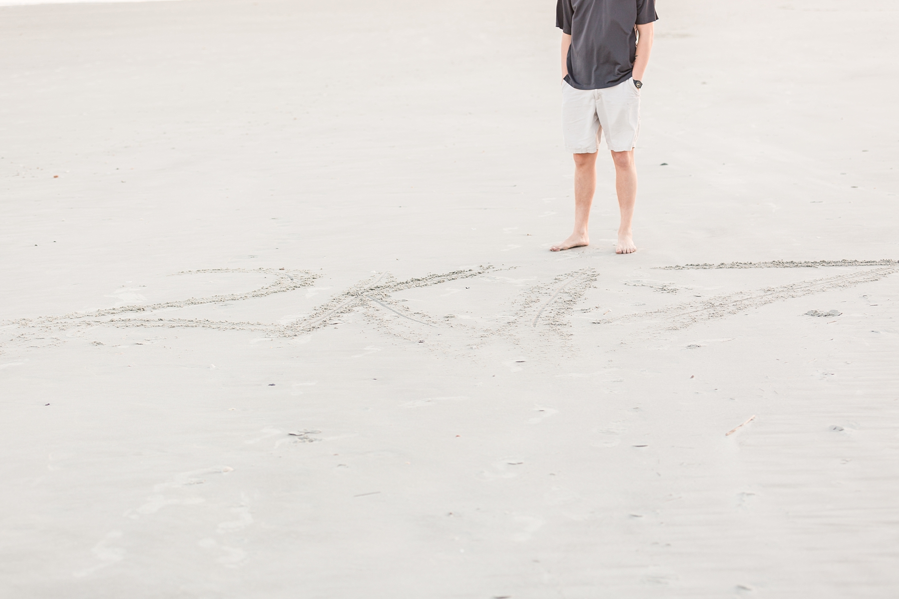 senior photos on Folly Beach, SC family and birthday photographer - Traci Huffman Photography - Logan and Alexis_0020.jpg