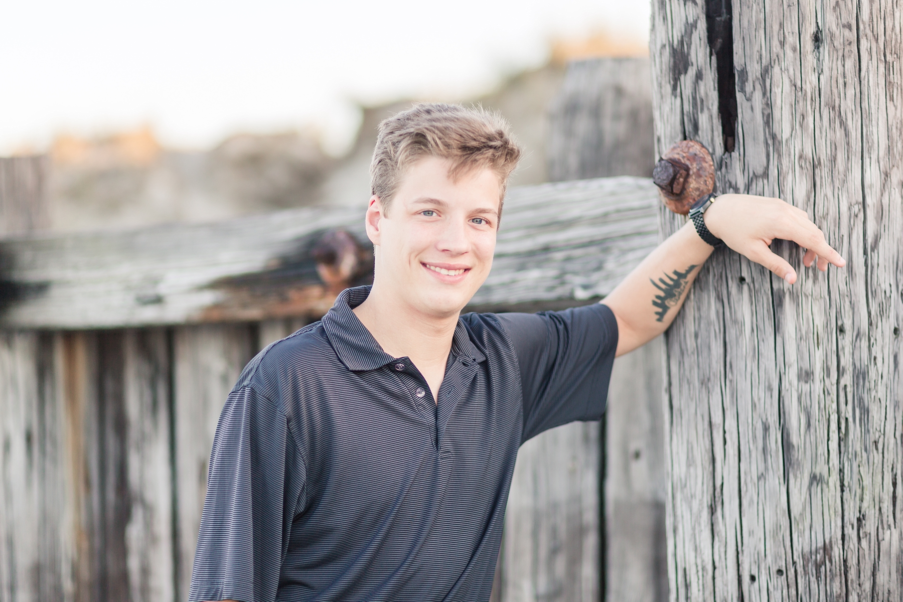 senior photos on Folly Beach, SC family and birthday photographer - Traci Huffman Photography - Logan and Alexis_0028.jpg